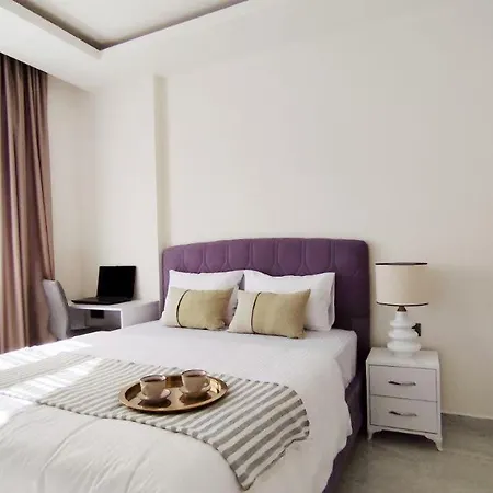 40, Cleopatra Epic B15 Apartment *