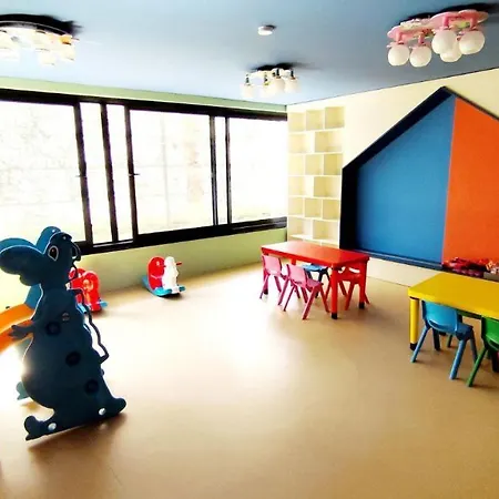 40, Cleopatra Epic B15 Apartment